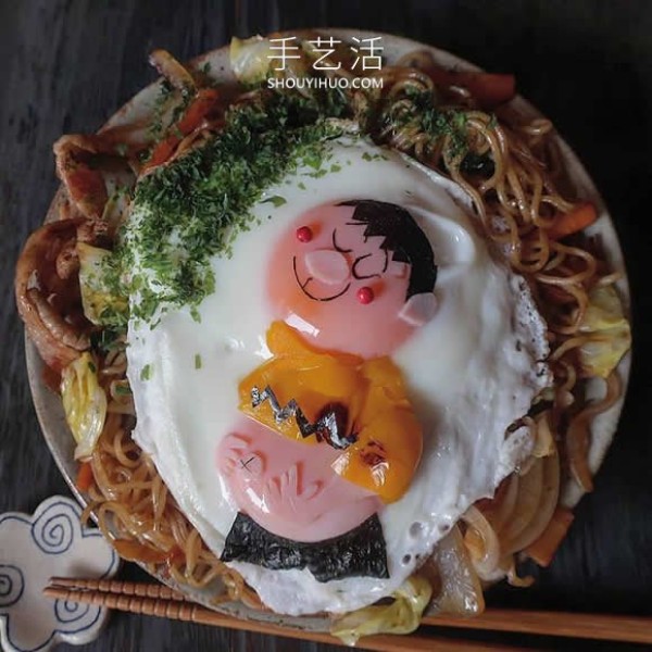 Japanese mother makes fried eggs into cute bento boxes