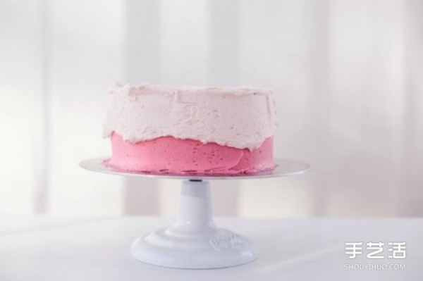 Pink Love: Make a sweet pink cake for your lover