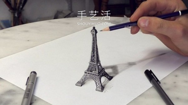 This artist creates incredible 3D paintings with unreal depth