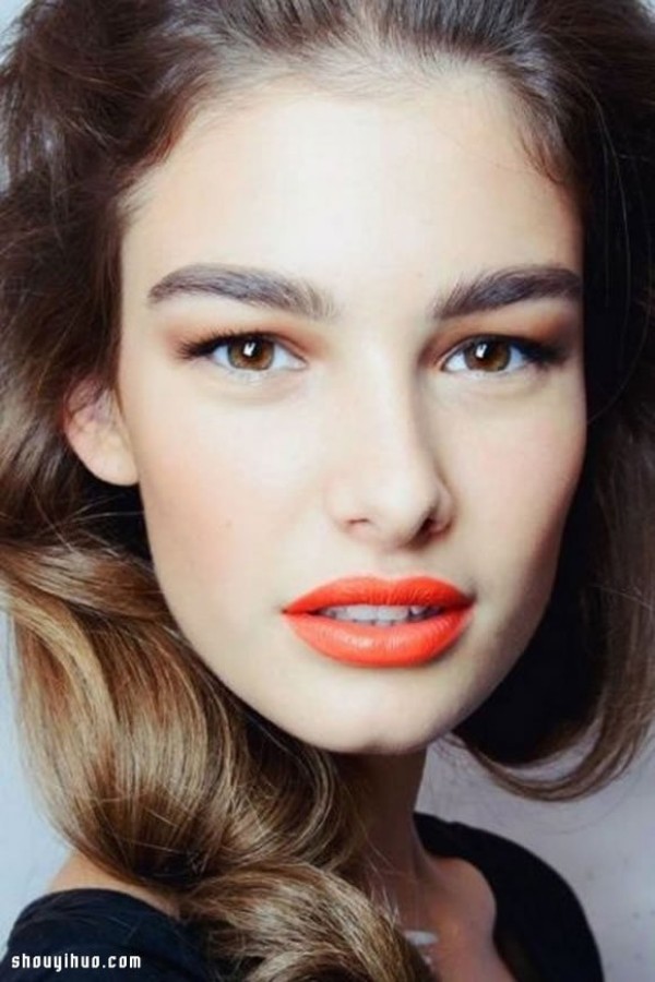 Boldly try bright lip gloss to add sexy highlights to your makeup