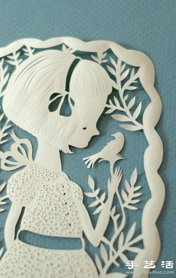 Pure and elegant paper-cut handicrafts