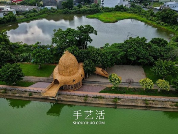 Giant bamboo weaving installation! The totem corridor and secret house pavilion on the ground