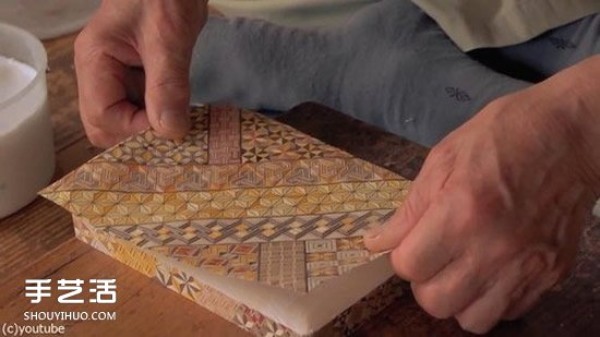 Legendary craft "Yoseki joinery": wood blocks are joined with patterns and then shaved into thin paper Paper