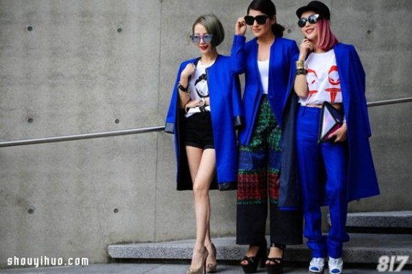 Fashion with bold and colorful contrasting colors 2015 Seoul Fashion Week street photography