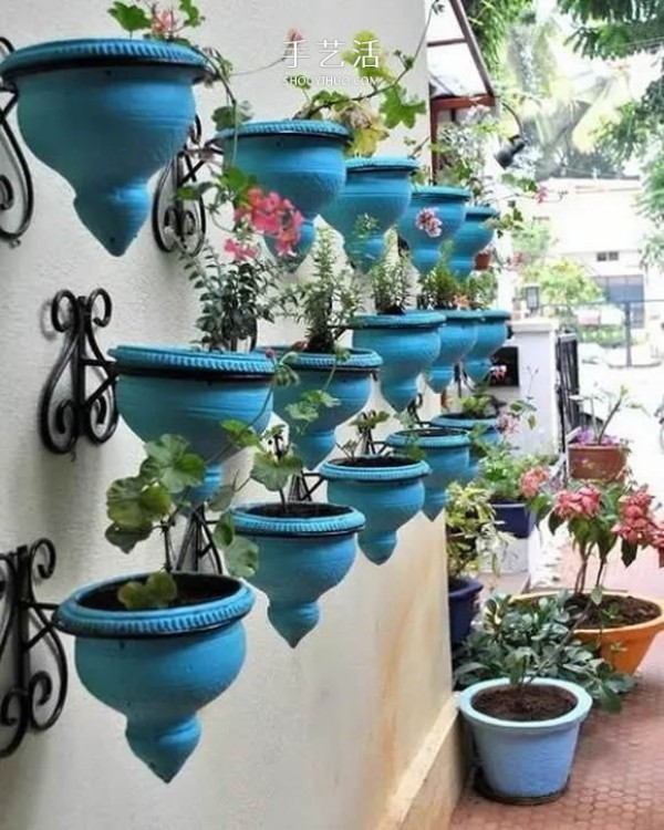 Pictures of flowers on a small balcony, beautiful and space-saving! 