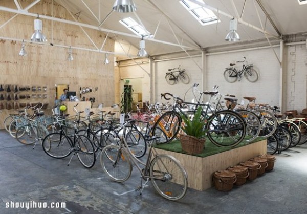 LEKKER, a long-established bicycle shop in a quiet alley in Melbourne