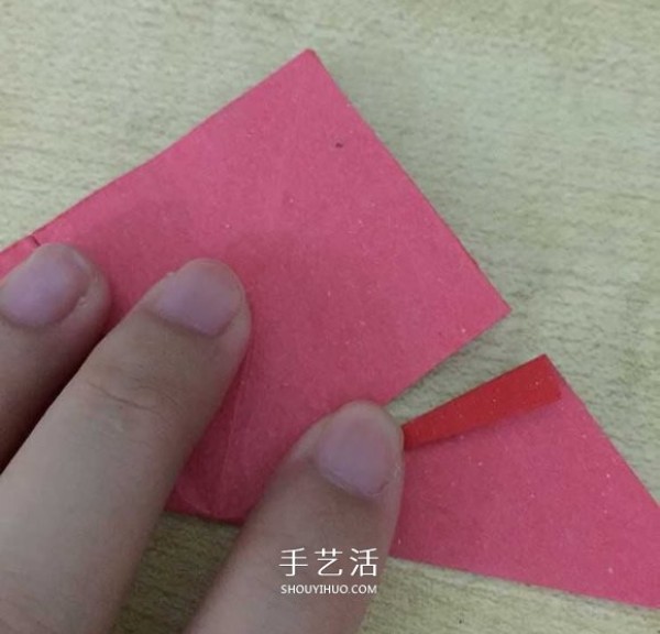 A simple origami maple leaf tutorial with red envelope and maple leaf folding instructions