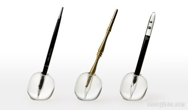 Mizutama A glass pen holder design that is as beautiful as a teardrop