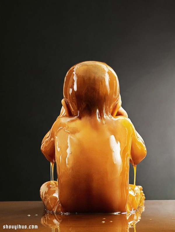 Preservation Use honey to seal the beauty of the human body