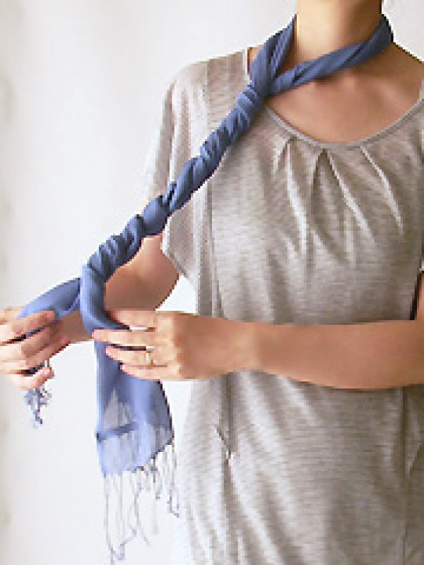 A comprehensive collection of various ways to tie a scarf, and 60 ways to tie a long scarf