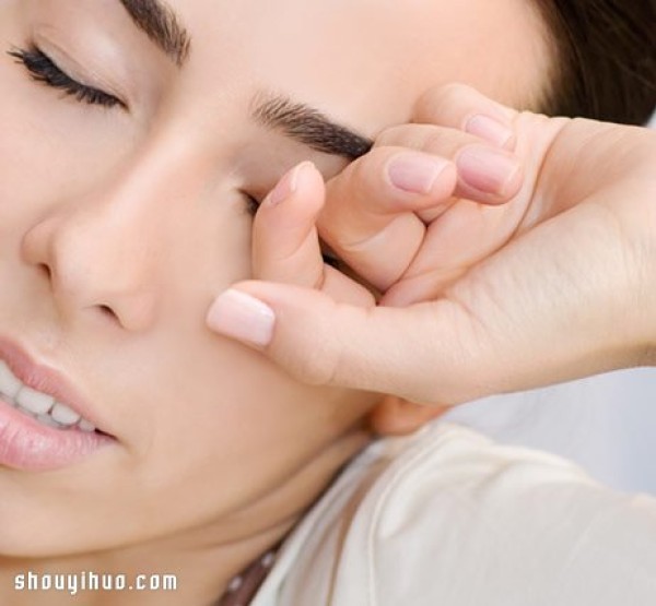 8 Bad Habits That Chronically Damage Your Skin You Must Get Rid of! 