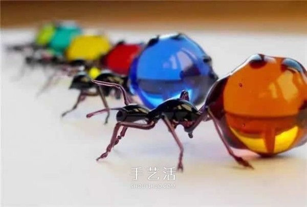 The extremely realistic insect glass sculpture is restored one to one! 