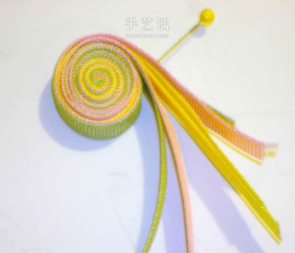 The cute way to make ribbon lollipop hairpins without sewing by hand