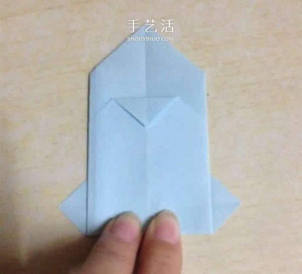 Illustration of a simple method for children to make origami penguins