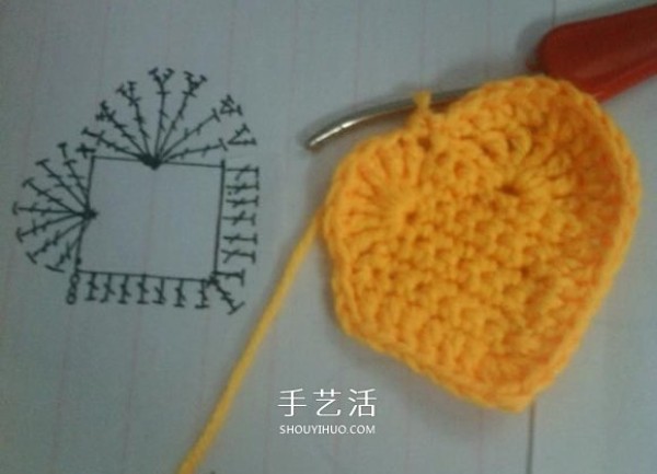 Simple crochet tutorial: How to knit woolen love charms