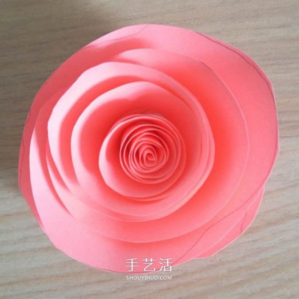 Illustration of how to make simple and beautiful paper roses