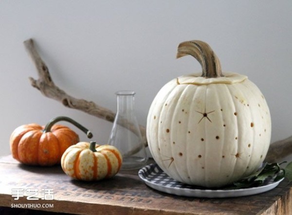 Starry sky pattern pumpkin lantern carving DIY tutorial to make starry sky pumpkin lantern