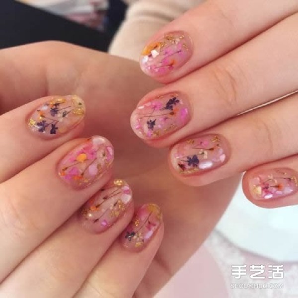 10 Nail Art Inspirations for Spring 2017: Farewell to the Dull Colors of Autumn and Winter