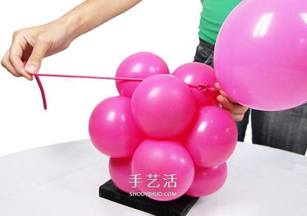 Illustrated balloon styling tutorial: Make a cute little pink pig step by step