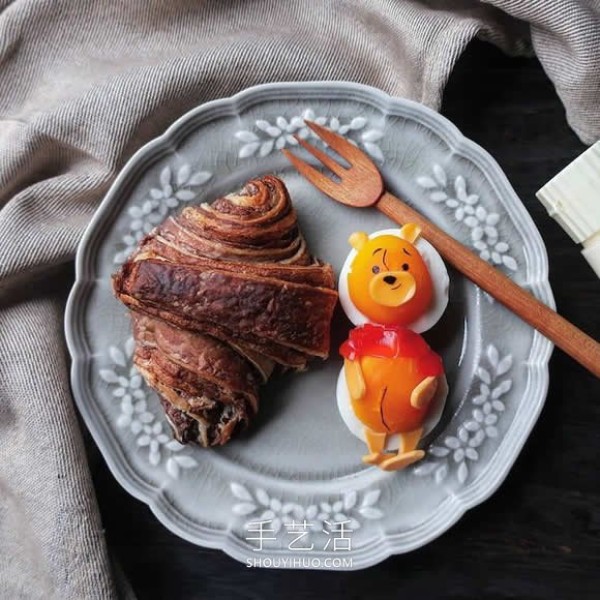 Japanese mother makes fried eggs into cute bento boxes