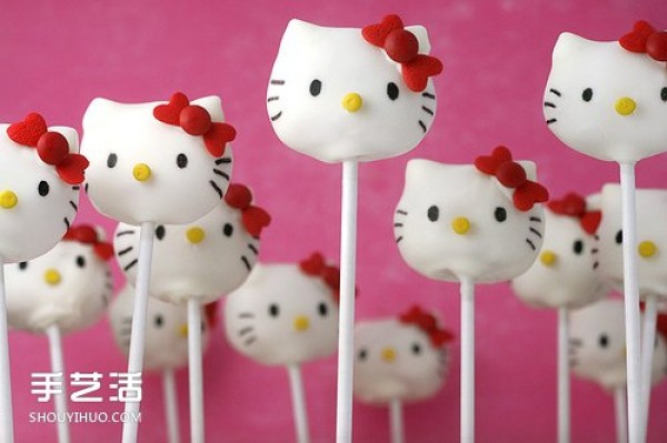 Homemade Hello Kitty cake pops are super delicious and cuter! 