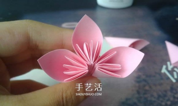 You will definitely learn it! Super simple origami steps of five-petal cherry blossom