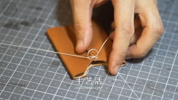 Detailed steps for making a homemade mens bi-fold leather wallet