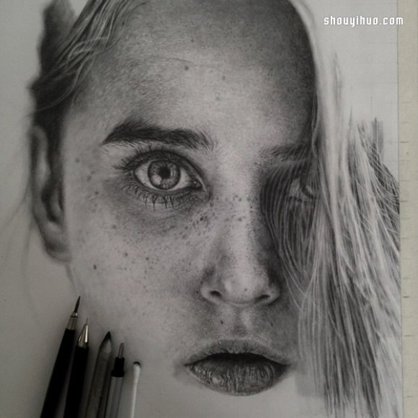 Appreciation of Monica Lees super-realistic sketches