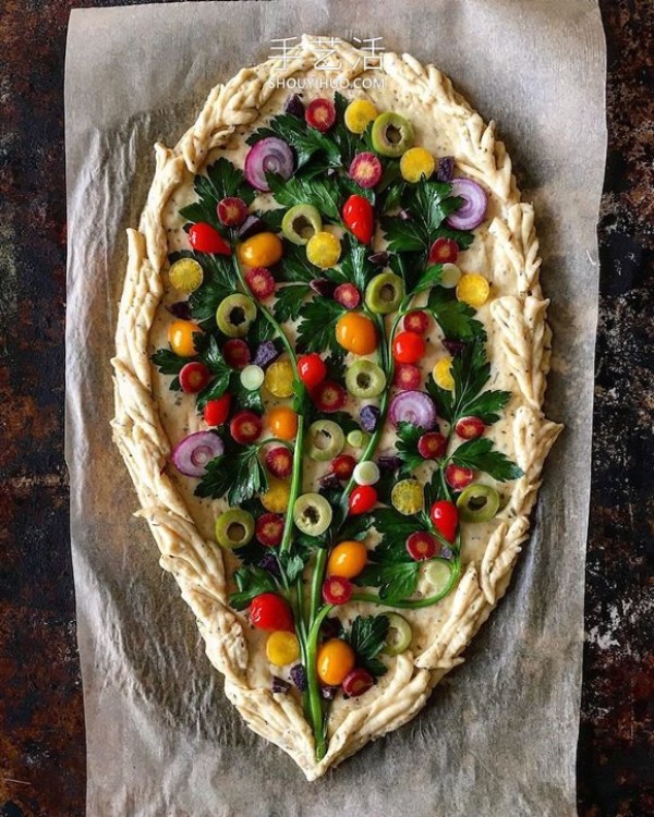 An edible "bread bouquet" made from leftovers and bread