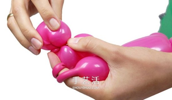 Illustrated balloon styling tutorial: Make a cute little pink pig step by step