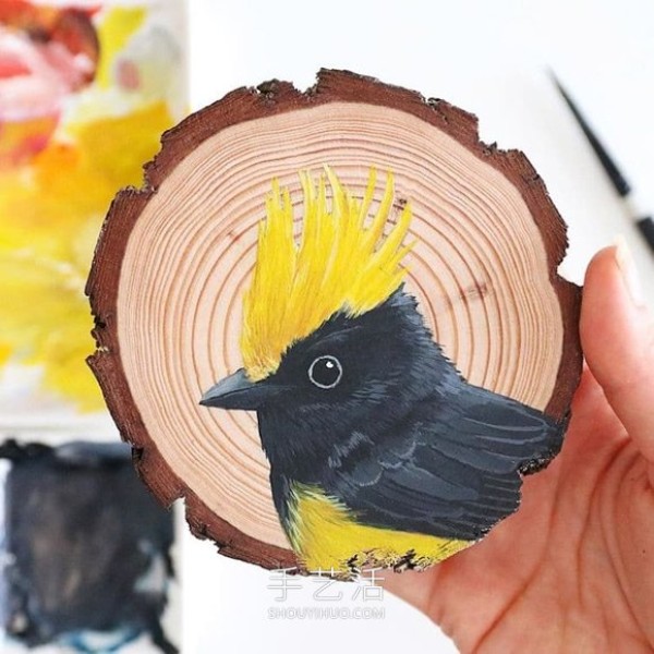 The artist spent 100 days painting 100 species of birds on wood chips