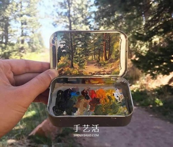 The world of oil paintings in a tin box of mints takes away the most beautiful scenery