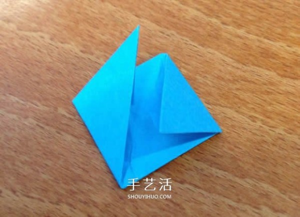 Illustrations of folding origami icosahedron, beautiful desktop decoration! 