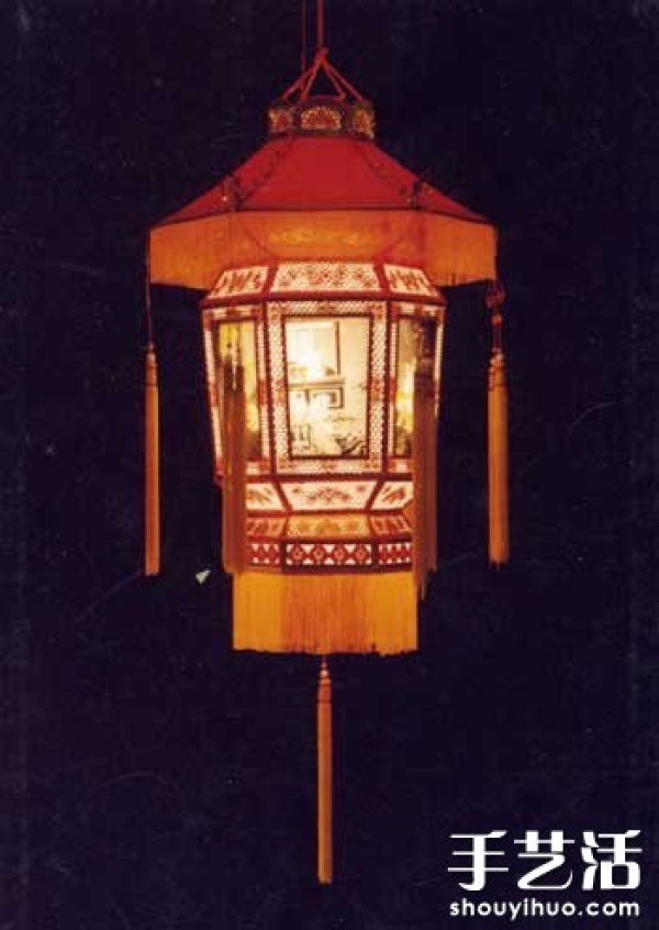 Appreciation of traditional lantern art works