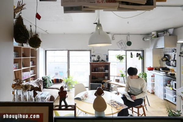 A very messy and real renovation of a 60-square-meter small old house in Tokyo