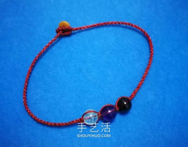 Illustrated tutorial on how to weave Chinese knot bracelets