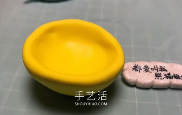 Illustration of how to make a sleeping Doraemon by hand using ultra-light clay