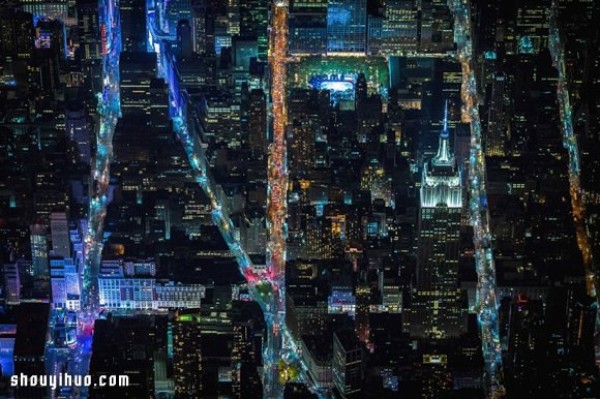 The breathtaking night view of New York captured in "GOTHAM 7.5K"