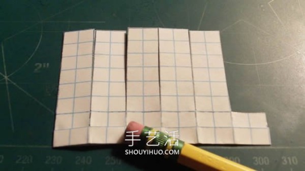 The simplest tutorial on how to fold a rotating paper airplane