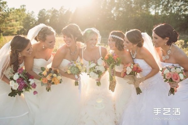 Happiness: Taking wedding photos and holding a wedding with your best friend