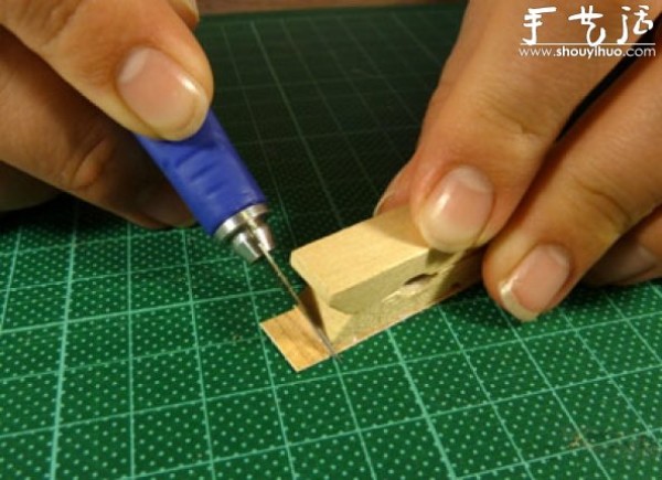 Clothes pins are handmade into Nordic pastoral style refrigerator magnets