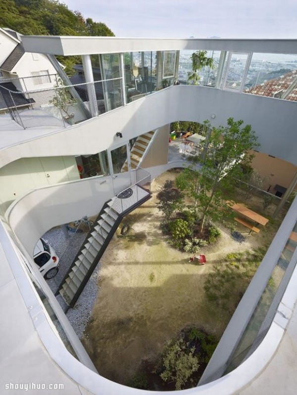 Toda House, a 360-degree panoramic spiral house like a birds nest