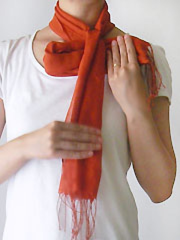 A comprehensive collection of various ways to tie a scarf, and 60 ways to tie a long scarf