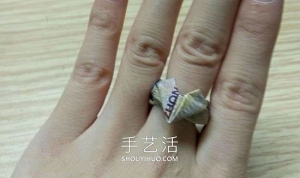 How to use paper money to fold a ring and a heart, a step-by-step illustrated tutorial