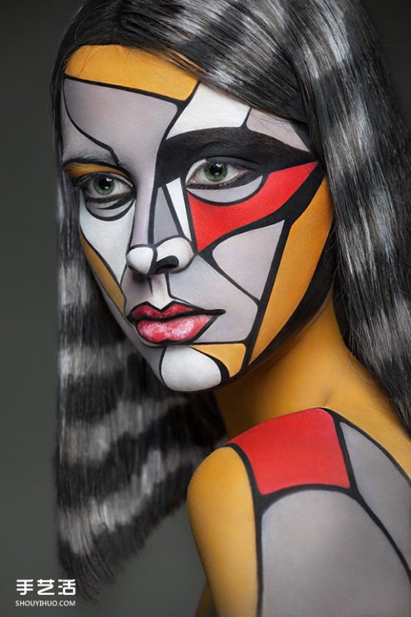 The facial makeup art that becomes three-dimensional and become 2D, see if you will be fooled