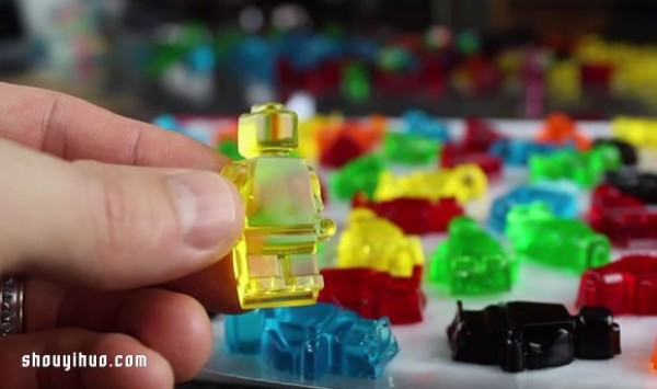 It makes your mouth and hands itchy! Make Lego gummies at home