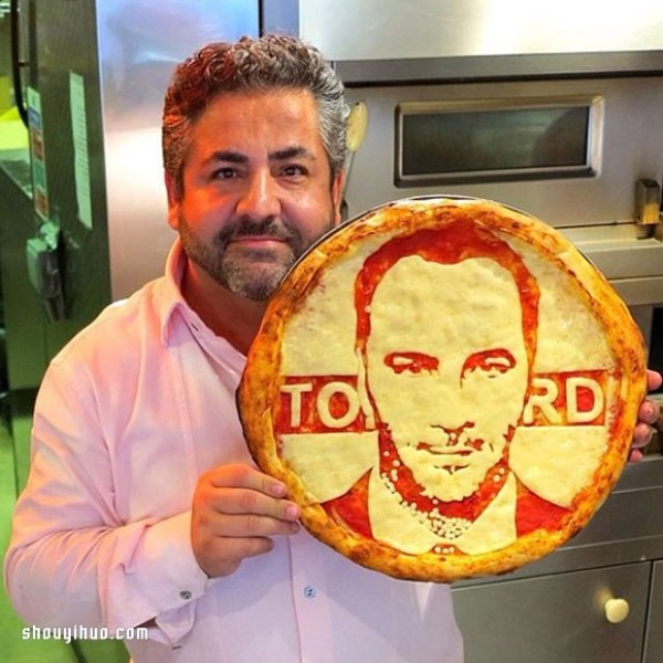 Domenico Crollas delicious and fun celebrity portrait pizza