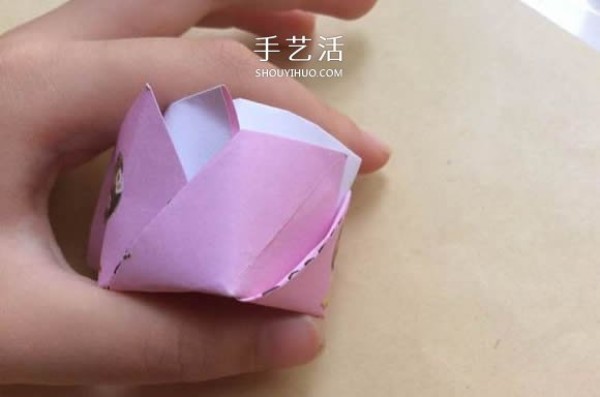 Handmade Kawasaki Rose Origami Illustrations. The step-by-step pictures are very clear! 