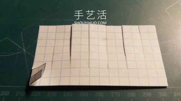 The simplest tutorial on how to fold a rotating paper airplane