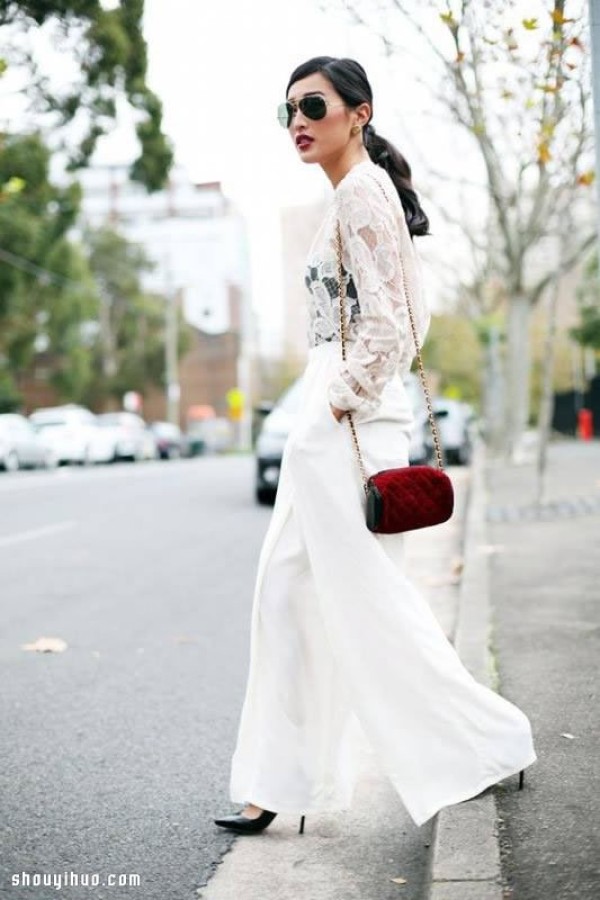 Breaking away the haze of winter: Girls wearing all white in autumn and winter